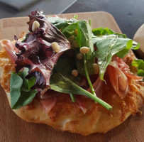 Naviero food