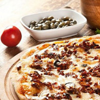 La Pizza food