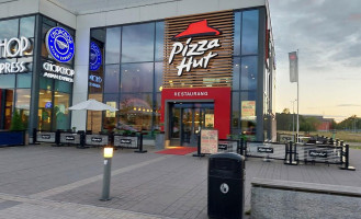 Pizza Hut Uppsala outside