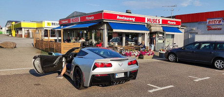 Huses Restaurang Pizzeria Hb outside