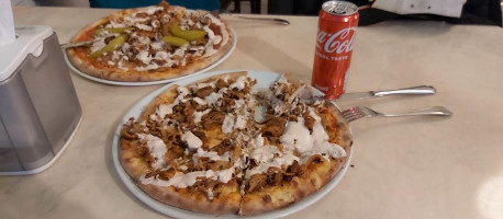 Huses Restaurang Pizzeria Hb food