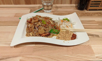 Mama Ye's Sushi Thai food