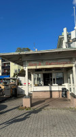Winbergs outside