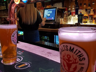 Pub P